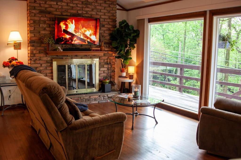 Modern Cabin With Hot Tub Grill Lake Beach Wineries Hiking Fishing And Hershey Park Family And Pet Friendly Superhosts On Ab&B Mount Gretna Εξωτερικό φωτογραφία