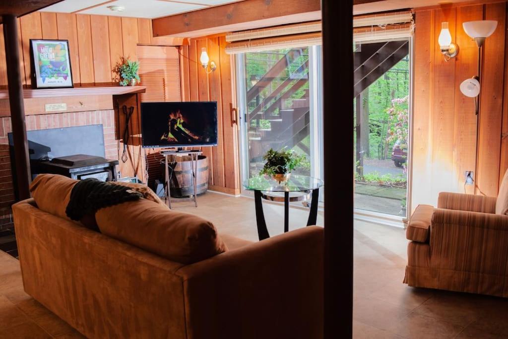 Modern Cabin With Hot Tub Grill Lake Beach Wineries Hiking Fishing And Hershey Park Family And Pet Friendly Superhosts On Ab&B Mount Gretna Εξωτερικό φωτογραφία