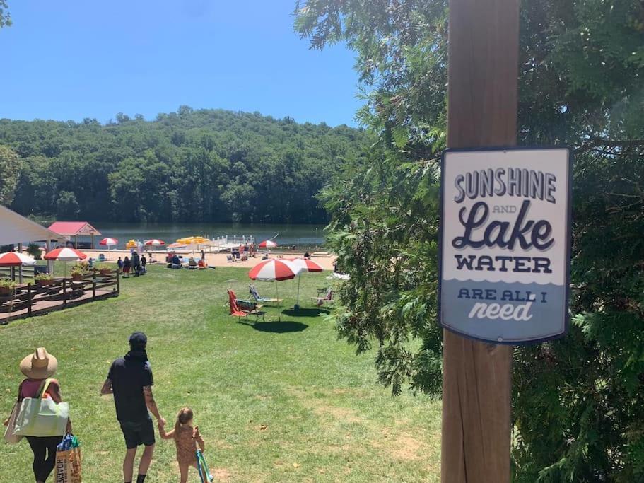Modern Cabin With Hot Tub Grill Lake Beach Wineries Hiking Fishing And Hershey Park Family And Pet Friendly Superhosts On Ab&B Mount Gretna Εξωτερικό φωτογραφία