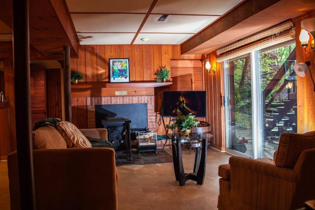Modern Cabin With Hot Tub Grill Lake Beach Wineries Hiking Fishing And Hershey Park Family And Pet Friendly Superhosts On Ab&B Mount Gretna Εξωτερικό φωτογραφία