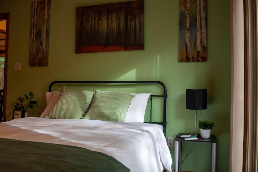 Modern Cabin With Hot Tub Grill Lake Beach Wineries Hiking Fishing And Hershey Park Family And Pet Friendly Superhosts On Ab&B Mount Gretna Εξωτερικό φωτογραφία